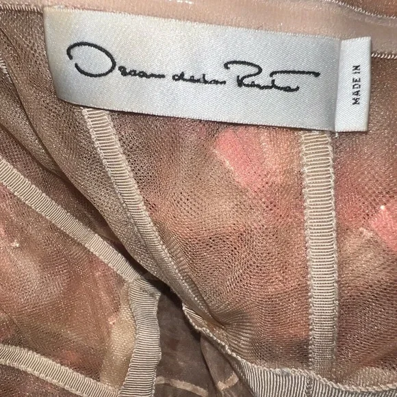 Oscar de la Renta
Sequined Scallop Dress - Picture 7 of 10